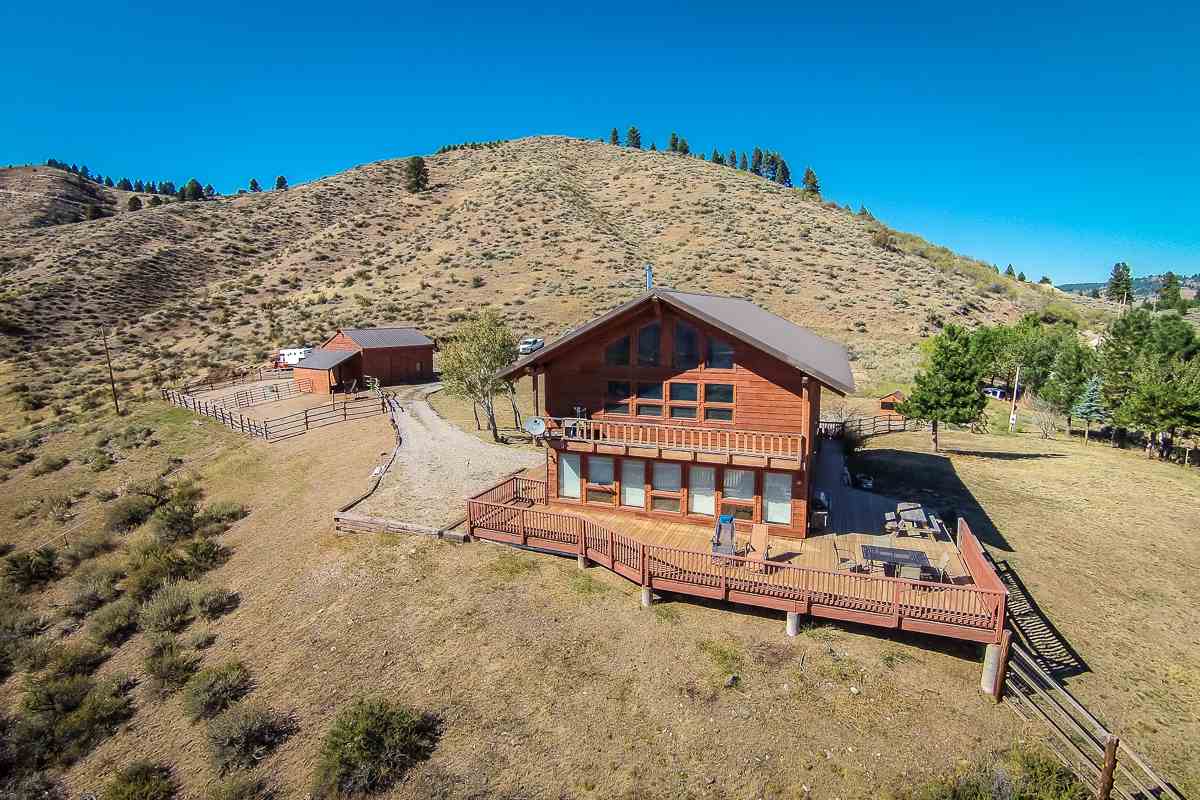 Wilderness Ranch Subdivision home for sale in Boise County Idaho, space for horses and acreage